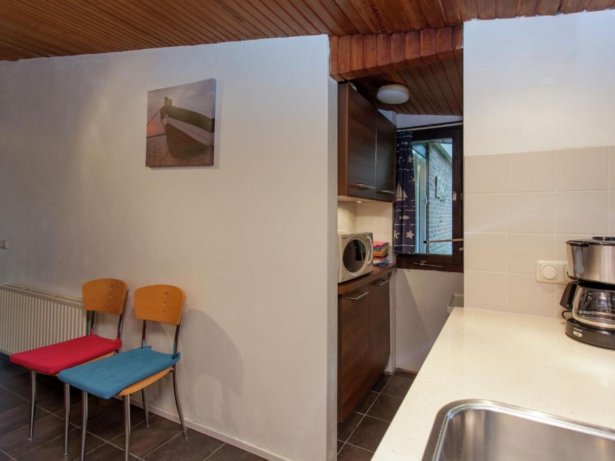 Bungalow In Nes On Ameland With Spacious Terrace Exterior photo